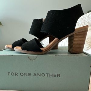 Tom’s Majorca Cutout Black Suede Sandal